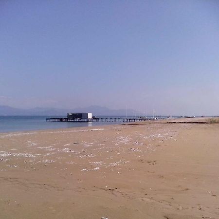 Hebes Studios Kavos Luaran gambar