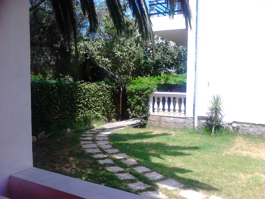 Hebes Studios Kavos Luaran gambar