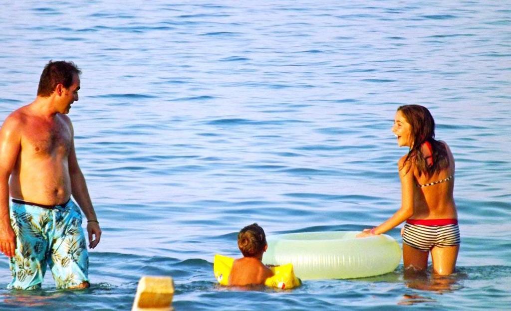 Hebes Studios Kavos Luaran gambar