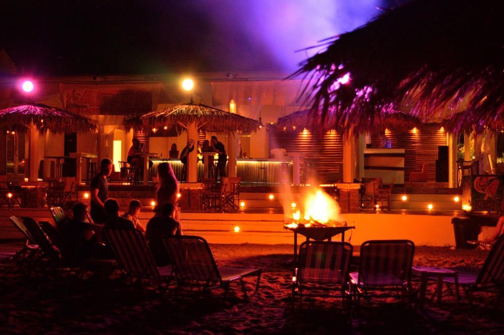 Hebes Studios Kavos Luaran gambar