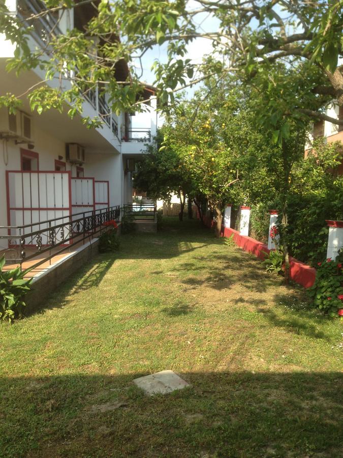 Hebes Studios Kavos Luaran gambar