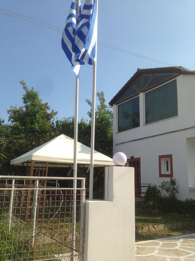 Hebes Studios Kavos Luaran gambar